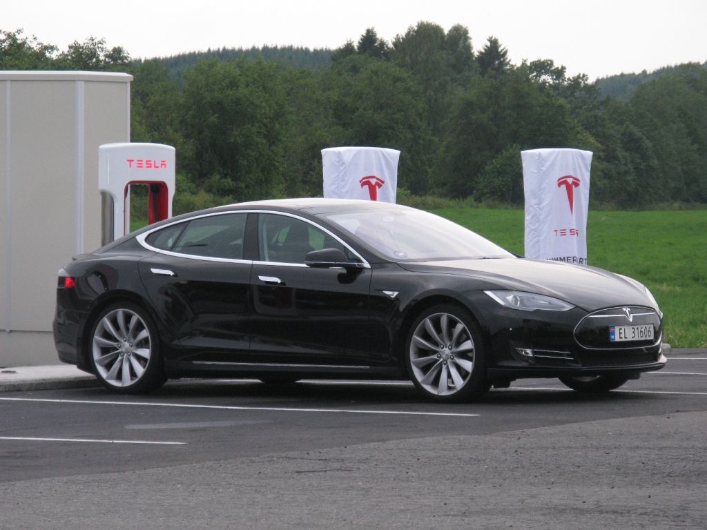 Norway_Tesla_Model_S_black