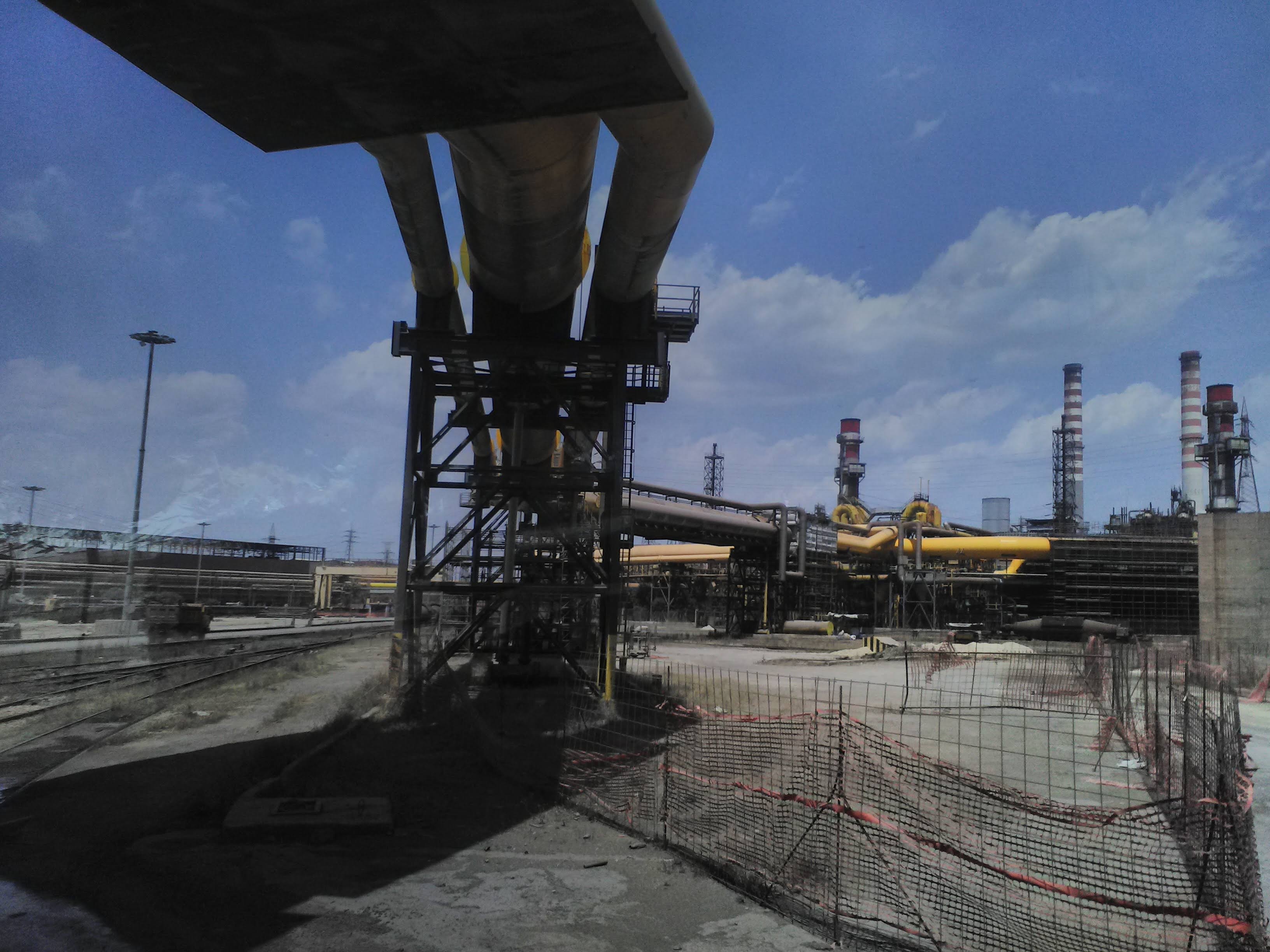 ora stabilimento ArcelorMittal Italia di Taranto|Plastico dell'ex Ilva
